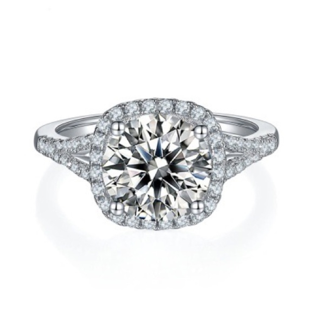 NEW .925 Sterling Silver Plated White Gold Moissanite Women’s Ring - Picture 4 of 4